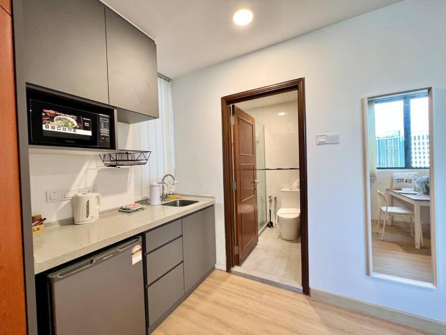 Cosway Near Pavilion Kl Dual Key By Sleepy Bear * Kuala Lumpur
