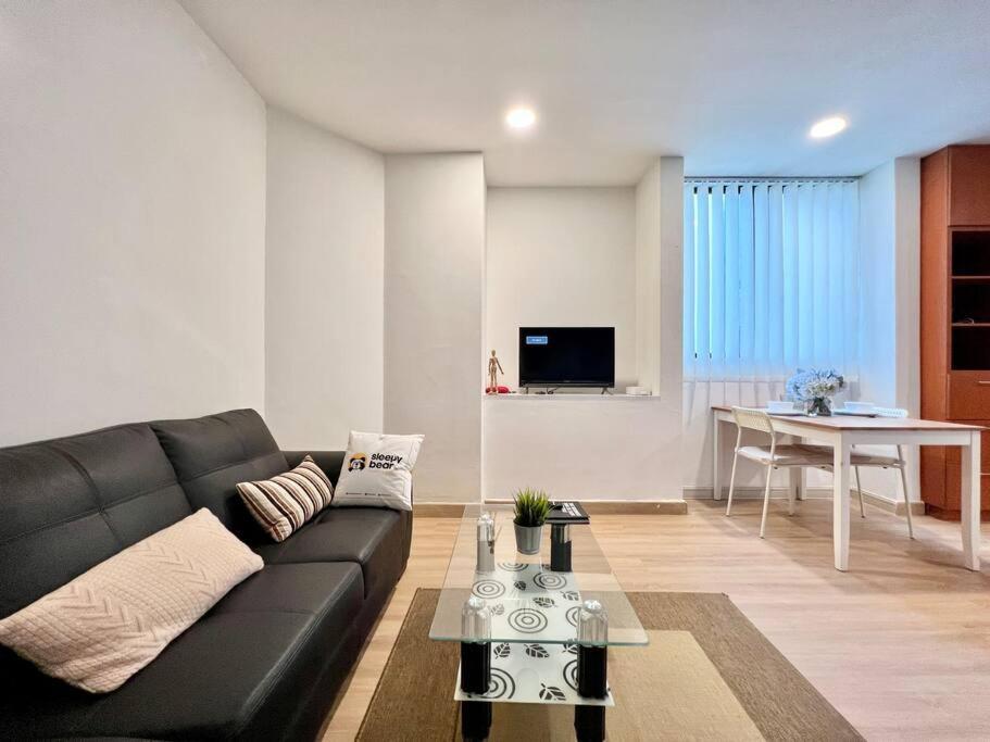 Cosway Near Pavilion Kl Dual Key By Sleepy Bear * Kuala Lumpur