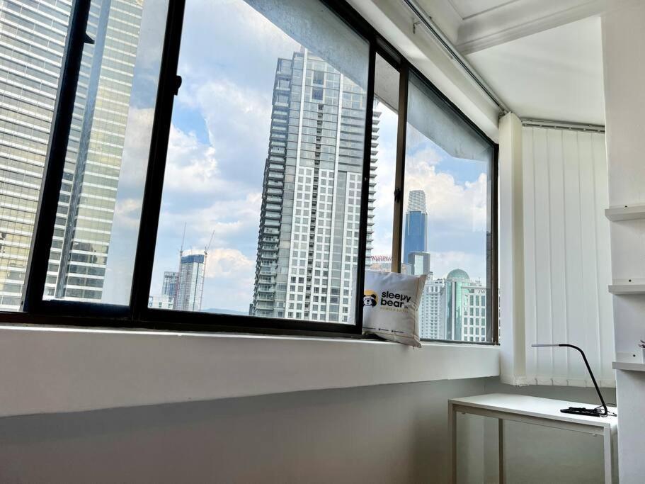 Cosway Near Pavilion Kl Dual Key By Sleepy Bear Kuala Lumpur